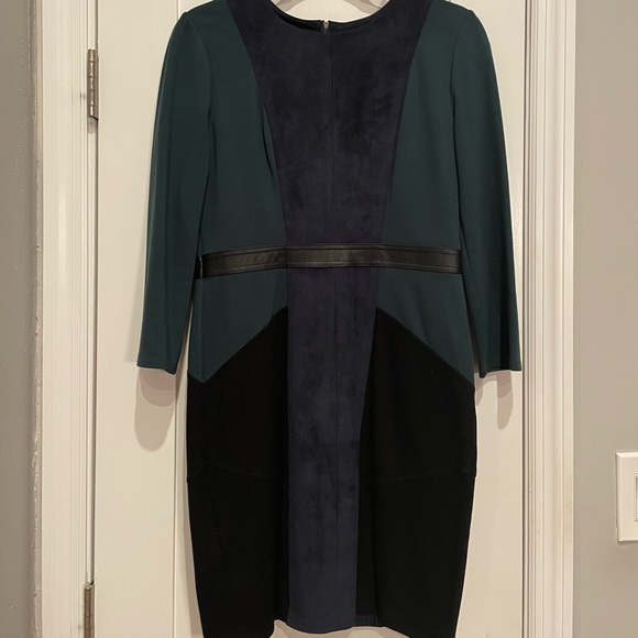 BCBG Beatriz long sleeved dress Size M, Excellent condition - Picture 2 of 5